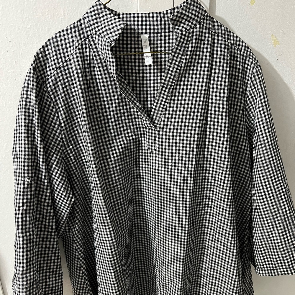 Checkered top